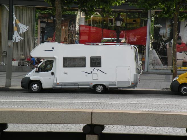  camping car, Champs Elysées